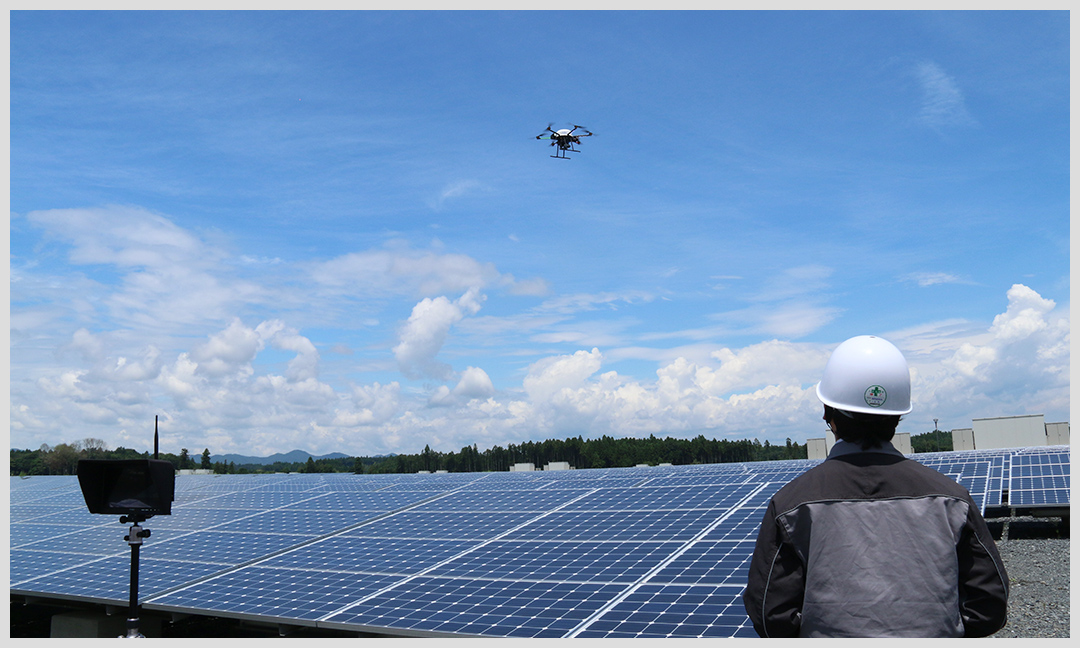 太陽光発電・メガソーラー点検「ドローン空撮サービス」│ALSOKの法人向けセキュリティ・防犯対策