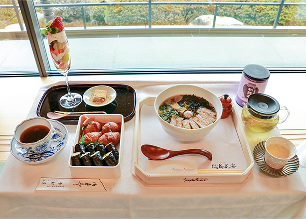 抹茶そば、助六寿司、王将戦特製フルーツパフェ