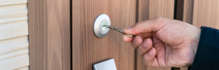 鍵を閉めたか不安になる方へ！閉め忘れを防ぐ方法と便利なグッズ