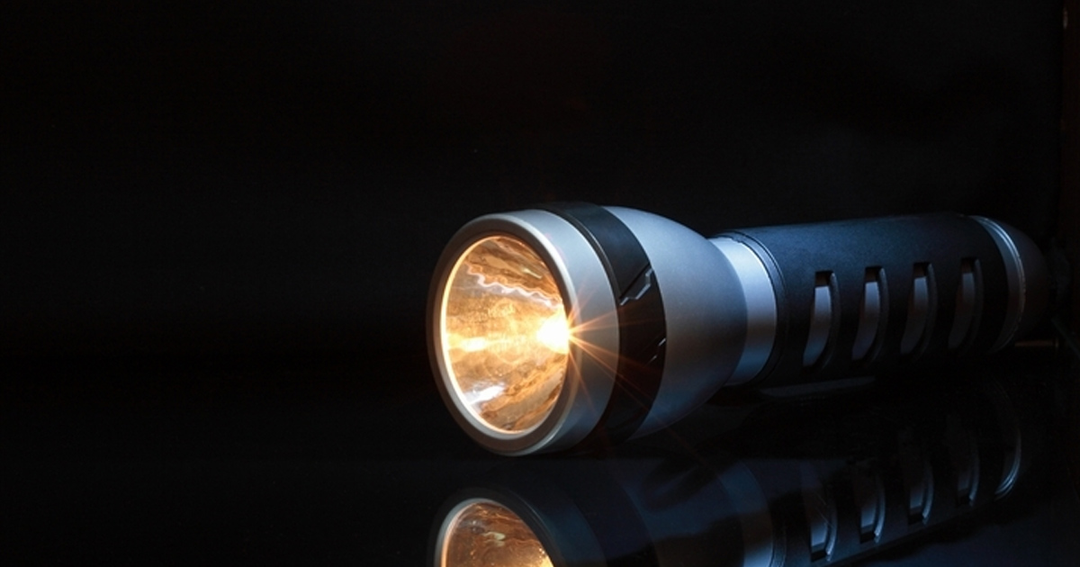 停電の原因は何?災害時の対応と家庭でできる停電対策|HOME ALSOK研究
