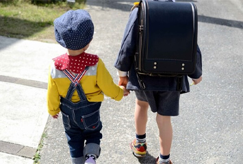 子どもの登下校時の防犯対策