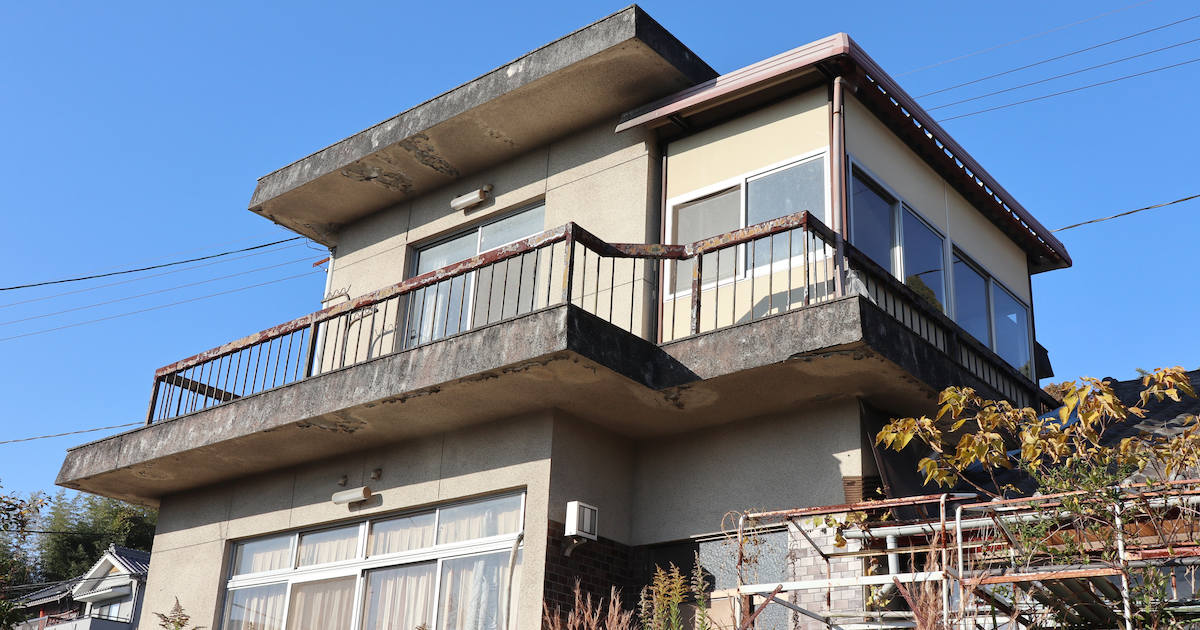 古い家の防犯対策は?空き巣に狙われやすい理由や玄関や窓などの対策方法を解説