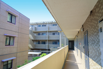 マンションの廊下