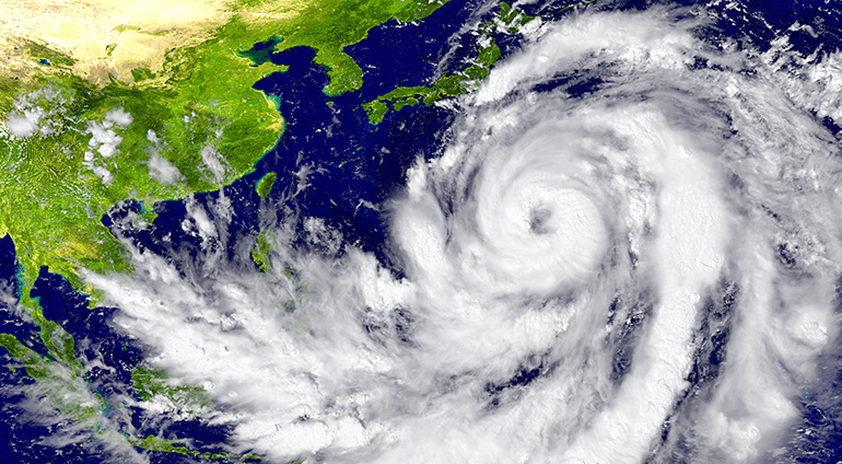 夏の台風と秋の台風の違い